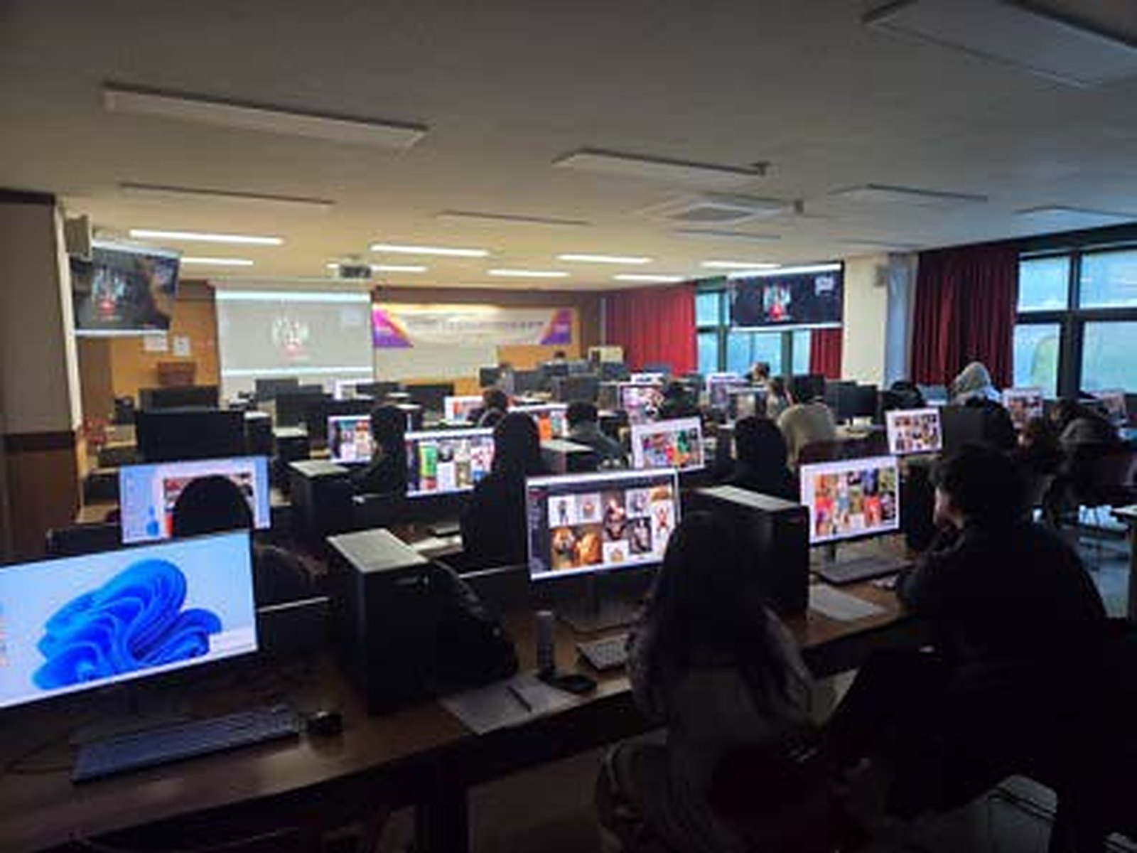 대학 컴퓨터실에서 진행한 생성형 AI 실습 특강